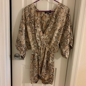 Lulu’s Silky Snakeskin Print Romper - XS 🐍